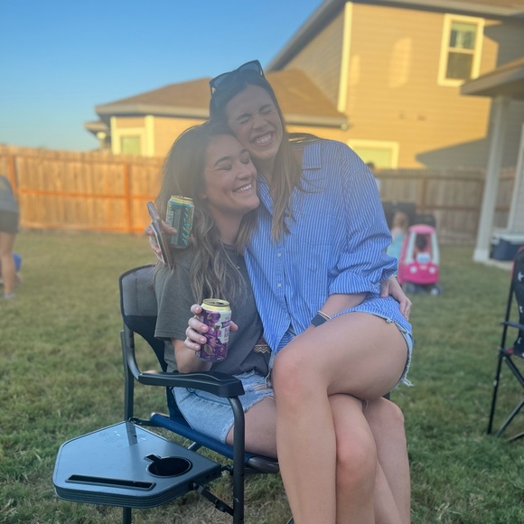 Meet your Posher, Brianna - Picture 2 of 5